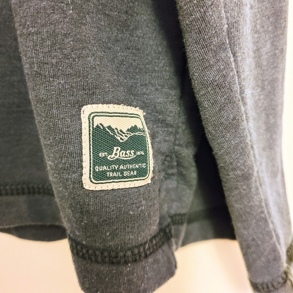 G.H. Bass & Co. Super Soft Dark Grey Quilted Top Pullover Trail Gear Sweatshirt - Picture 5 of 6